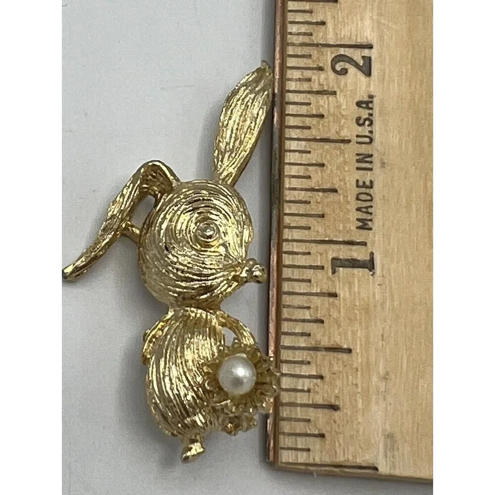 Brooch Bunny Rabbit Pin Holding Flower w/ Pearl Brushed Gold Tone 2” Easter Gift